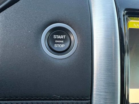 Used 2017 Land Rover Discovery HSE image 35