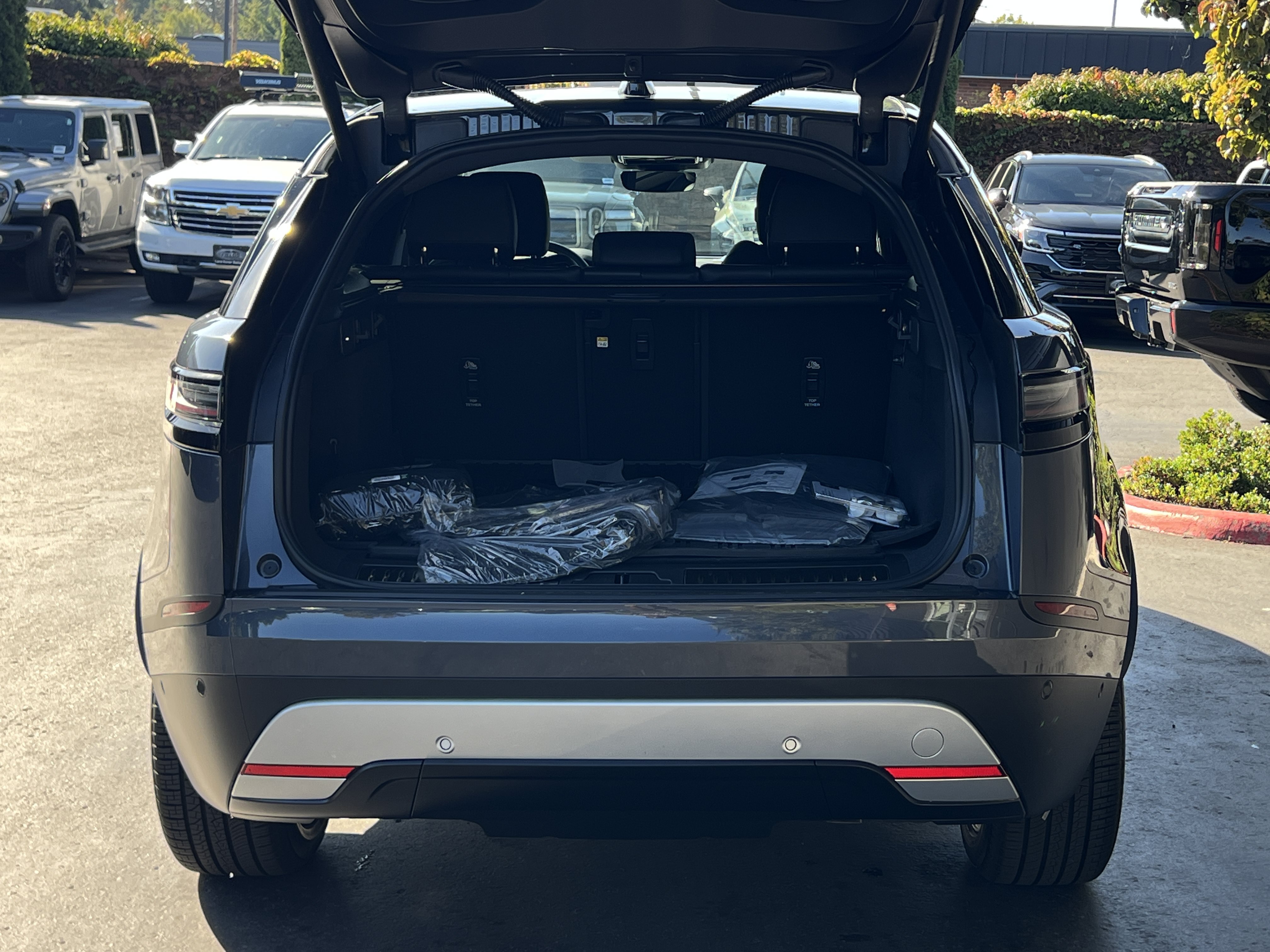 New 2025 Land Rover Range Rover Velar S AWD/4WD image 15