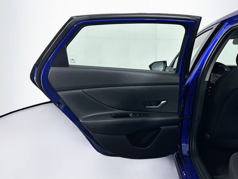 Used 2023 Hyundai Elantra SEL FWD image 25