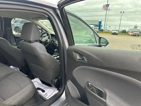 Used 2018 Chevrolet Cruze LT w/ Convenience Package FWD image 14