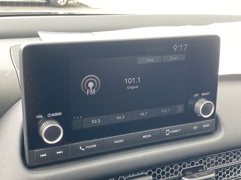 Used 2025 Honda HR-V Sport image 18