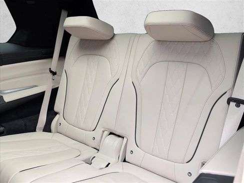Used 2021 BMW X7 M50i AWD/4WD image 21