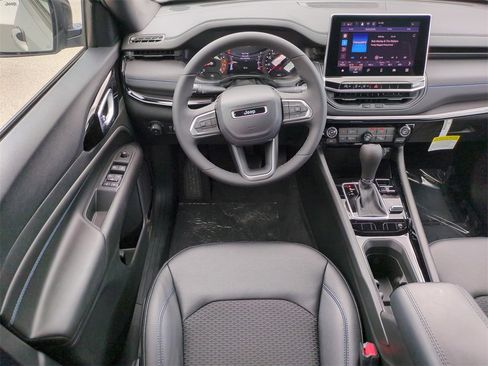 New 2026 Jeep Compass Latitude image 16