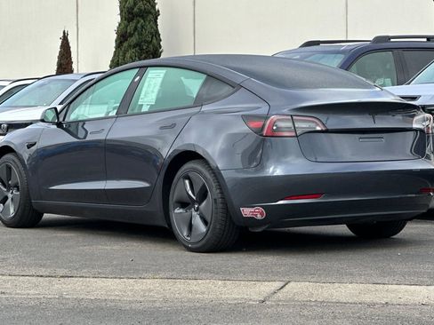 Used 2023 Tesla Model 3 Standard Range image 5