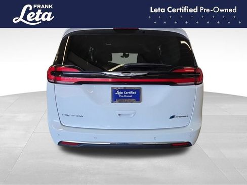 Used 2023 Chrysler Pacifica Touring-L FWD image 5