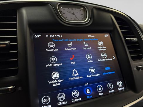Used 2018 Chrysler 300 Touring L AWD/4WD image 28