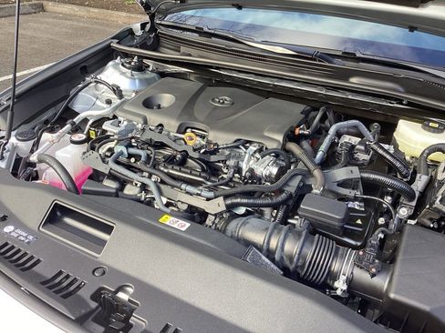 Used 2025 Toyota Camry LE w/ Convenience Package image 23