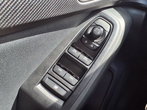 Certified 2025 Subaru Crosstrek 2.5i Sport w/ Crosstrek Mirror Package image 9