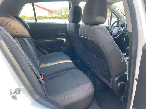 Used 2018 Chevrolet Trax LS image 20