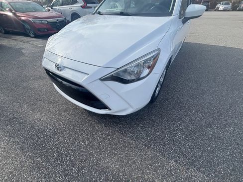 Used 2017 Toyota Yaris iA image 29