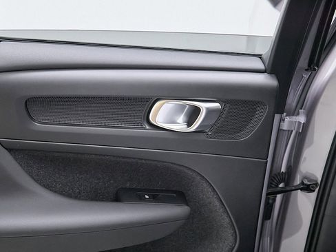 New 2026 Volvo XC40 B5 Plus w/ Protection Package Premier image 23