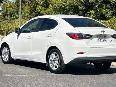 Used 2016 Scion iA image 3