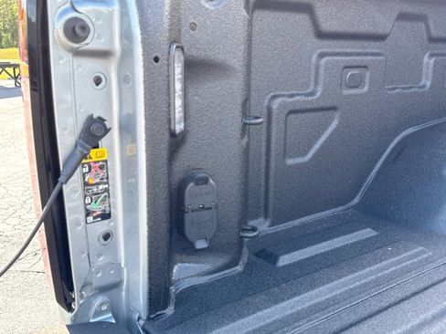 New 2026 GMC Sierra 2500 SLT AWD/4WD image 6