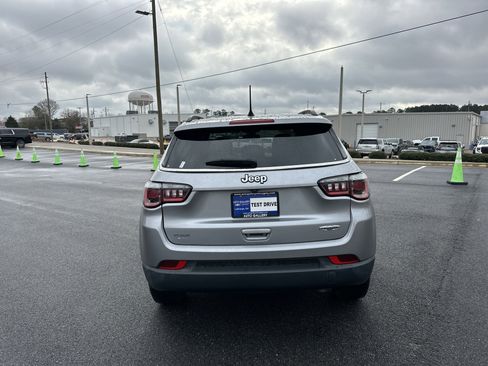 Used 2019 Jeep Compass Latitude w/ Popular Equipment Group image 7