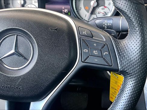 Used 2014 Mercedes-Benz CLA 250 image 21