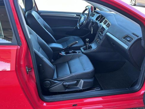 Used 2015 Volkswagen Golf S image 30