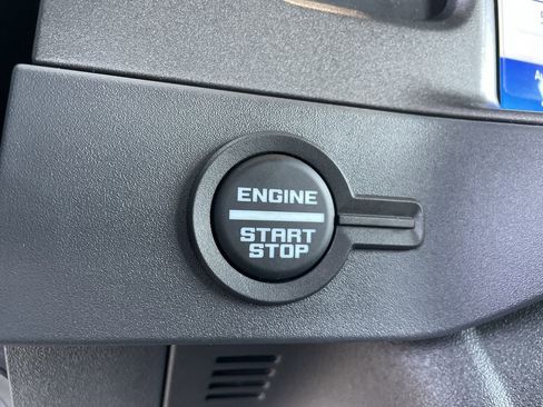 New 2025 Ford Bronco Badlands image 32