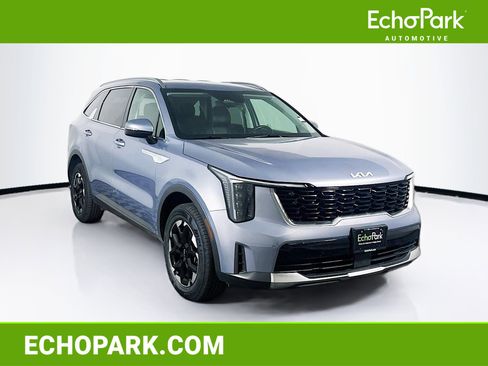 Used 2024 Kia Sorento S image 1