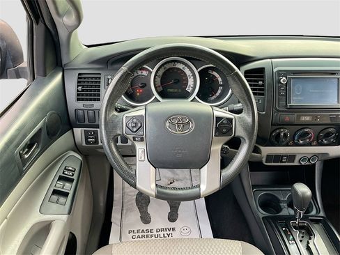 Used 2014 Toyota Tacoma Base image 19