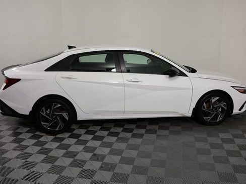 Certified 2025 Hyundai Elantra Sport image 9