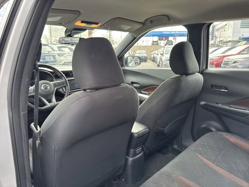 Used 2020 Nissan Kicks SR image 24