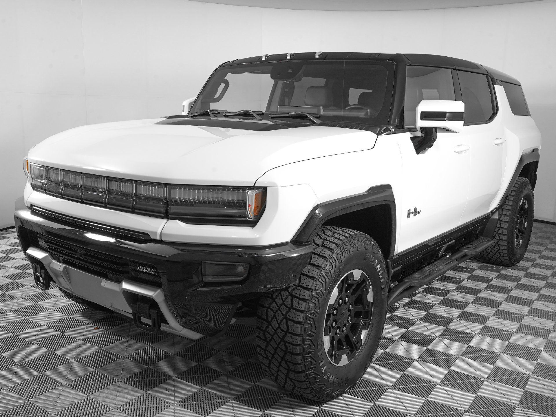 Used 2024 GMC Hummer EV 2X w/ Extreme Off-Road Package AWD/4WD image 8