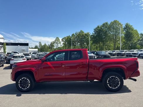 Used 2025 Toyota Tacoma TRD Sport image 2