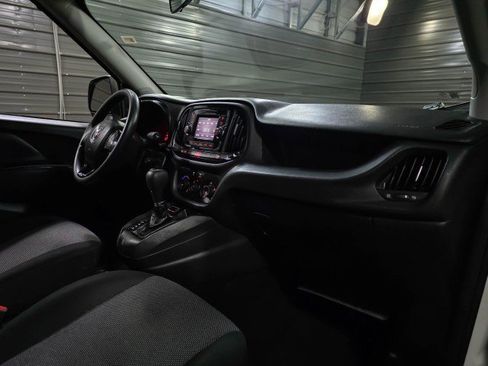 Used 2020 RAM ProMaster City Tradesman image 16