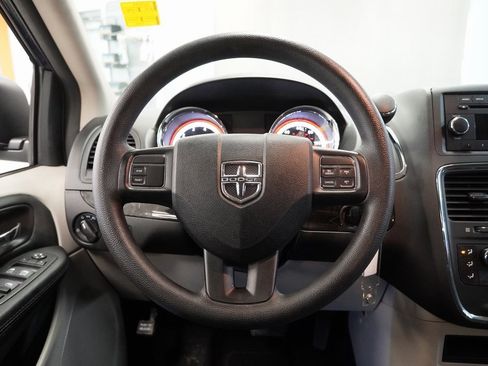 Used 2016 Dodge Grand Caravan SE w/ Quick Order Package 29E SE image 16