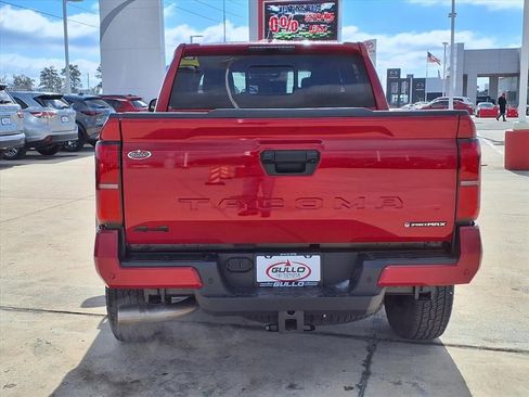 Used 2025 Toyota Tacoma TRD Off-Road image 7