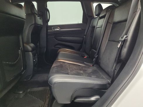 Used 2018 Jeep Grand Cherokee Altitude RWD image 18