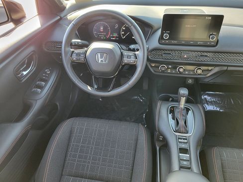 Certified 2025 Honda HR-V Sport image 11