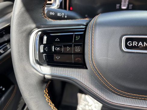 Used 2023 Jeep Grand Wagoneer Series III w/ Rear-Seat Entertainment Group AWD/4WD image 16