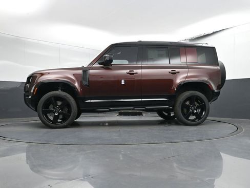 Used 2025 Land Rover Defender 110 Sedona Red Edition image 29
