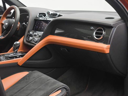 Certified 2022 Bentley Bentayga image 20