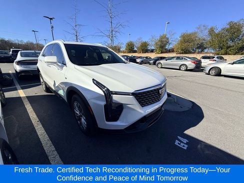 Used 2024 Cadillac XT4 Premium Luxury image 6