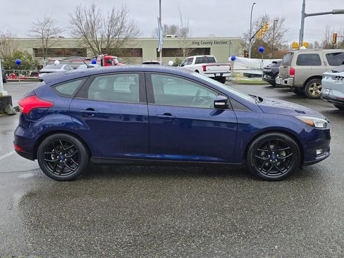 Used 2016 Ford Focus SE w/ Equipment Group 201A image 4