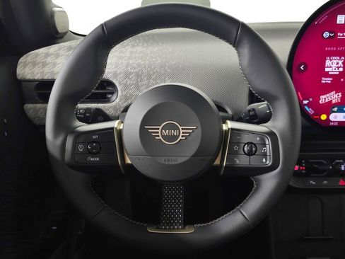 Used 2025 MINI Cooper S FWD image 19