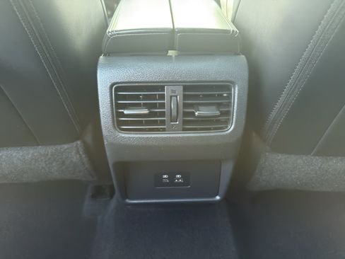 Certified 2021 Nissan Rogue SV w/ Premium Package AWD/4WD image 32