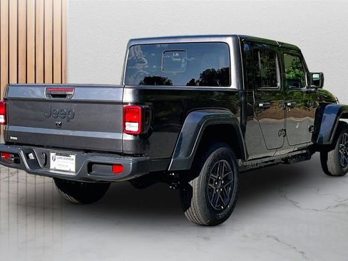 New 2026 Jeep Gladiator Sport AWD/4WD image 9