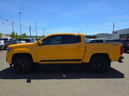 Used 2018 Chevrolet Colorado LT AWD/4WD image 2