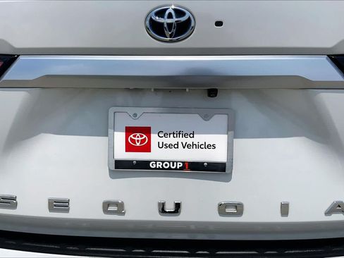 Used 2023 Toyota Sequoia Capstone RWD image 10