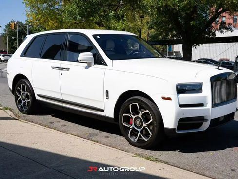 Used 2020 Rolls-Royce Cullinan Black Badge image 3
