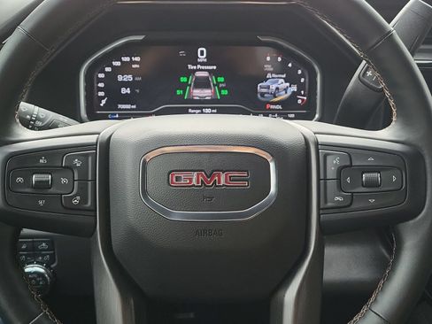 Used 2024 GMC Sierra 2500 AT4 w/ AT4 Premium Plus Package AWD/4WD image 11