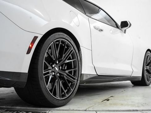 Used 2018 Chevrolet Camaro ZL1 RWD image 13