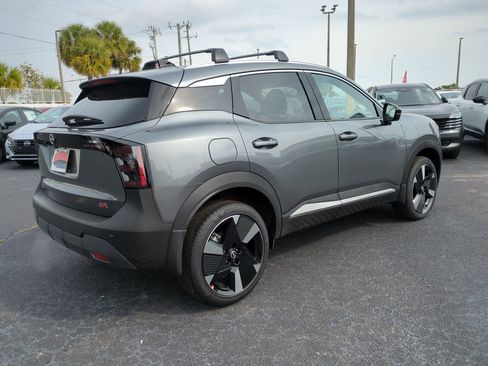 New 2026 Nissan Kicks SR w/ Cold Weather Package FWD image 4