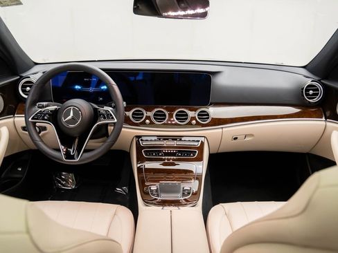 Used 2023 Mercedes-Benz E 350 4MATIC Sedan image 9