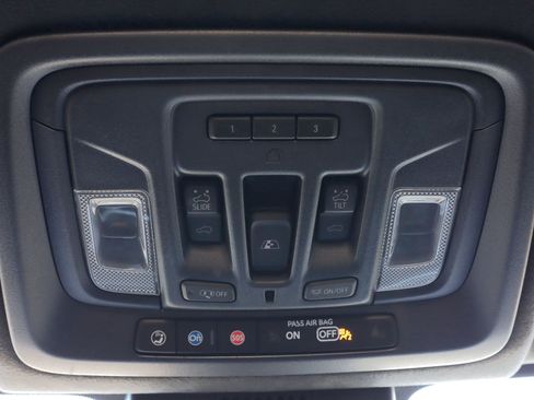 Used 2025 GMC Sierra 2500 AT4X AWD/4WD image 23