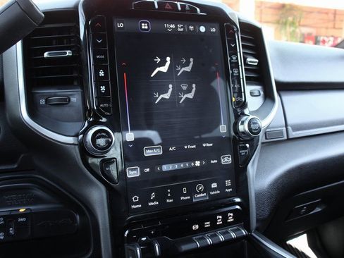 Used 2024 RAM 2500 Big Horn w/ Night Edition AWD/4WD image 27