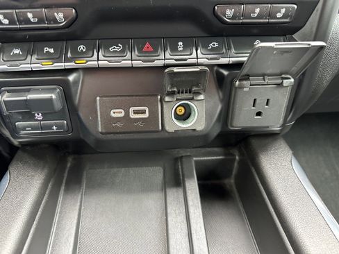 Used 2021 Chevrolet Silverado 1500 LTZ image 29